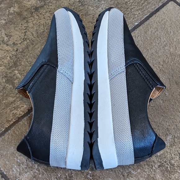 CHI Faux Leather Slip On Chunky Sole Shoes Size 35 Black - Picture 2 of 12